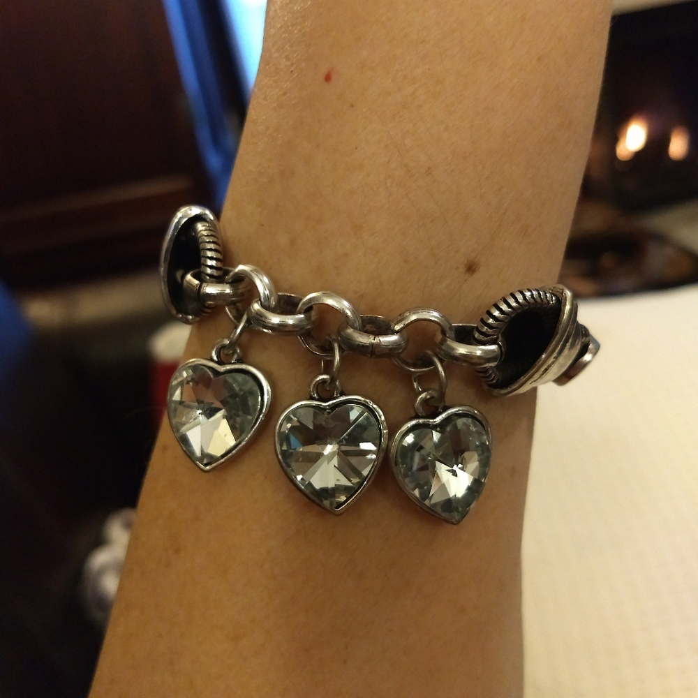 Beautiful Three Heart Bracelet - Picture 3 of 4